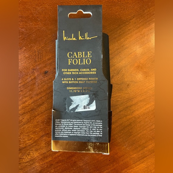 Nicole Miller Black Case Folio for ear buds, cables and tech accessories New - Picture 3 of 3